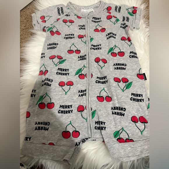 Bonds Other - NWOT Bonds Cherry Print Shorts Wondersuit Size 3